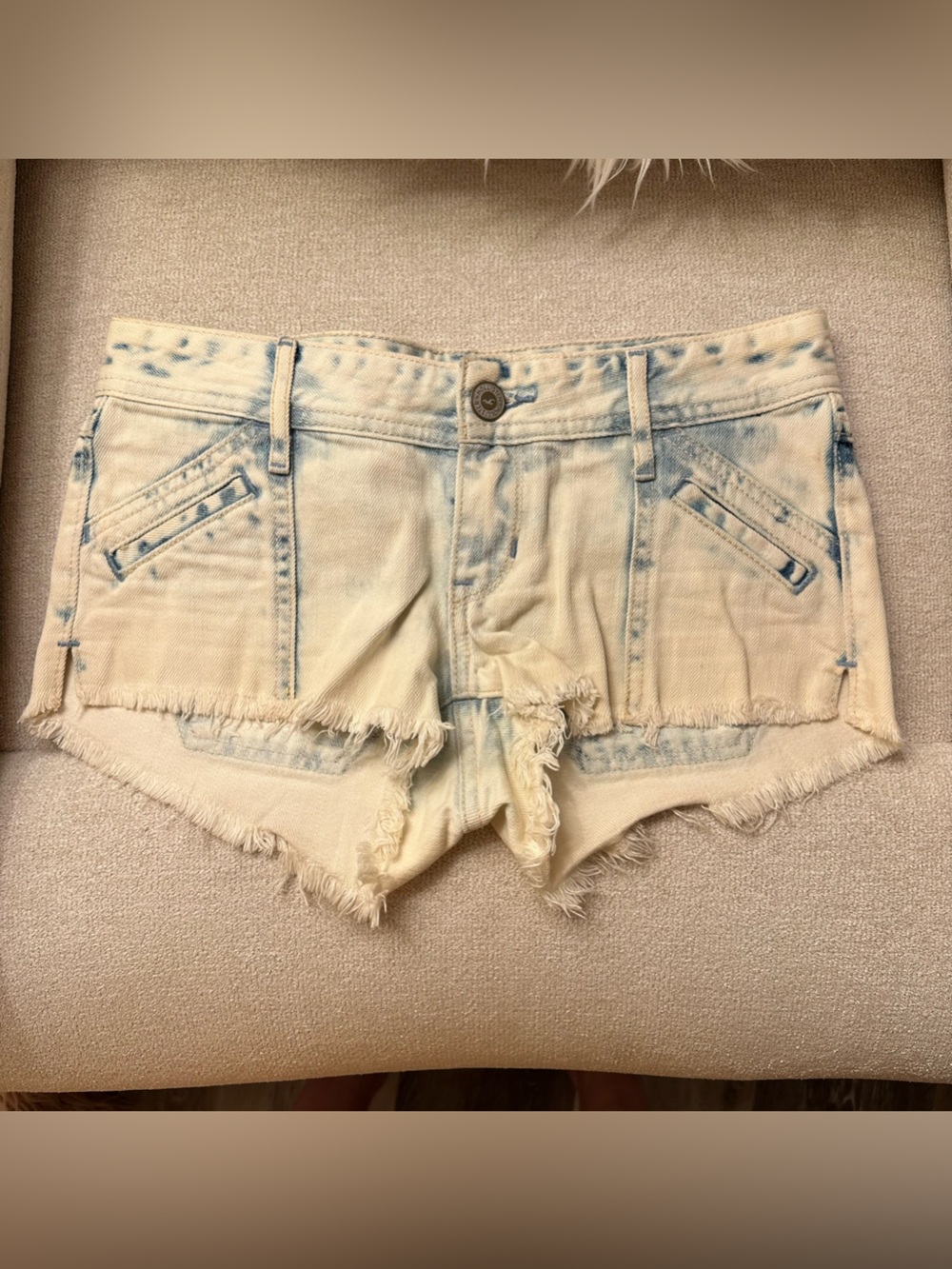 Y2K Hollister Light Blue Acid Wash Frayed Hem Denim Shorts